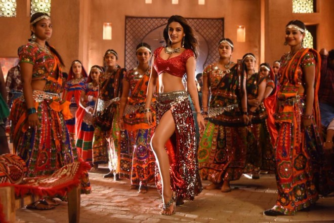 Nidhhi Agerwal looks hot in iSmart Song