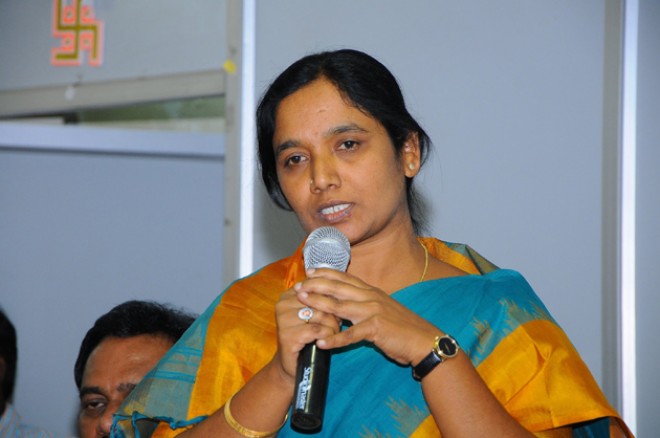 Breaking: Paritala Sunitha warns YSRCP candidate 