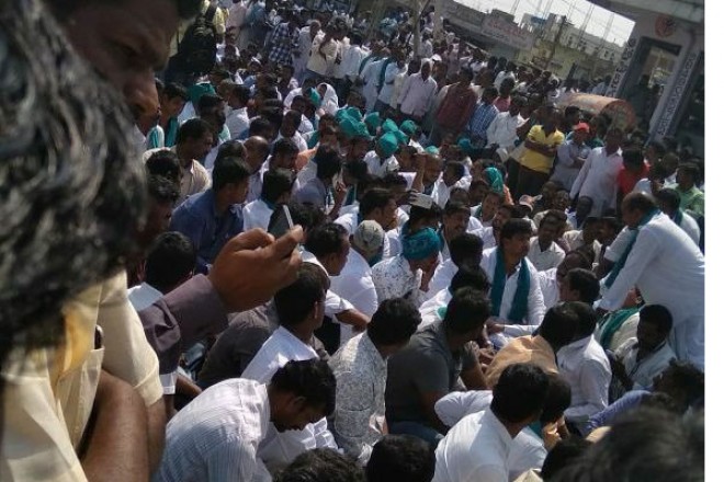 Nizamabad: Contesting farmers hold joint rally