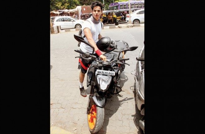 'Dhadak' star Ishaan Khatter gets punished for violating traffic rule