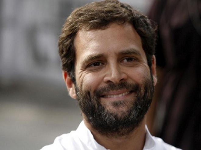 Viral Video: College girl goes crazy for Rahul Gandhi 